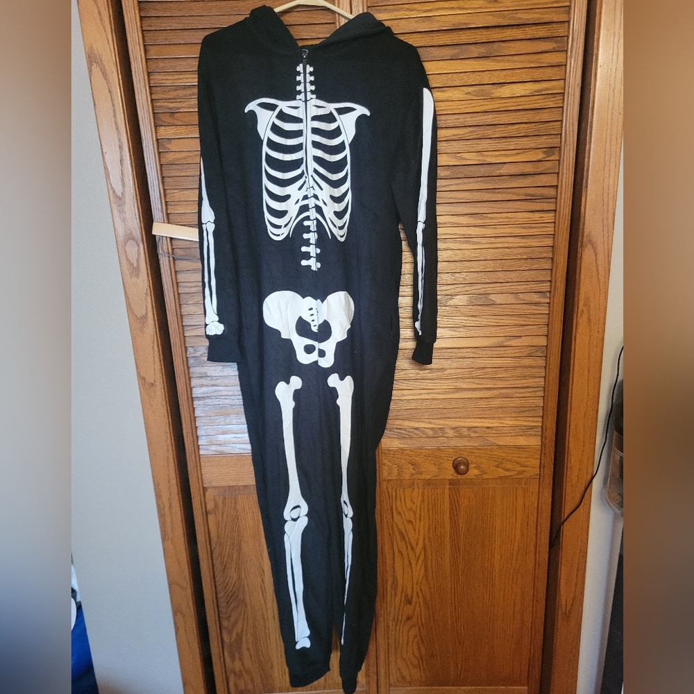 Better‎ Together NWOT Black Skeleton Print Onesie/Costume Size Medium Unisex